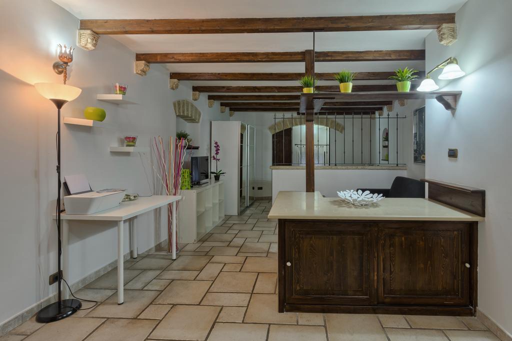 Due Passi Dal Borgo Antico Apartment Bari Bilik gambar