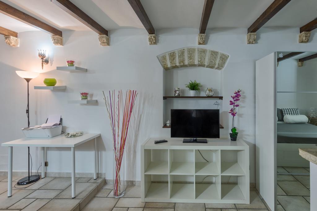 Due Passi Dal Borgo Antico Apartment Bari Bilik gambar
